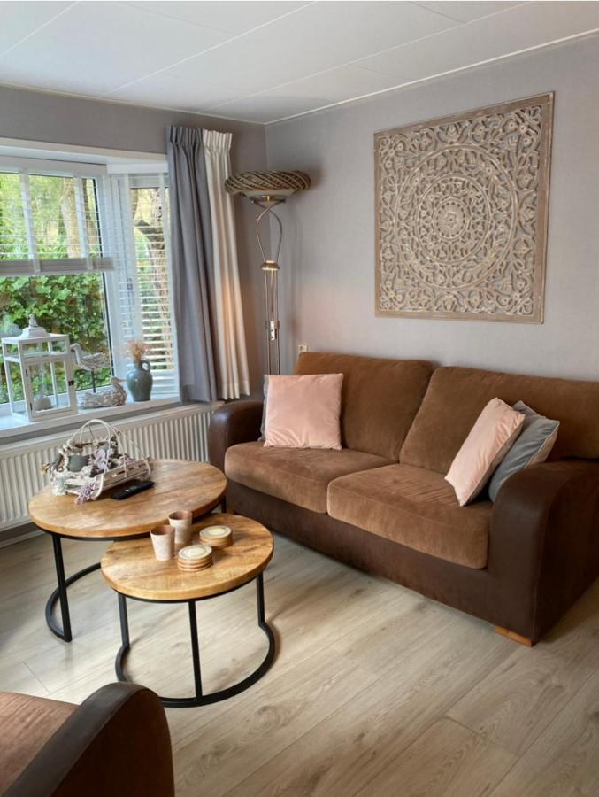 Luxe Chalet Met Prachtig Terras Op De Veluwe , Veel Privacy Hoenderloo Εξωτερικό φωτογραφία
