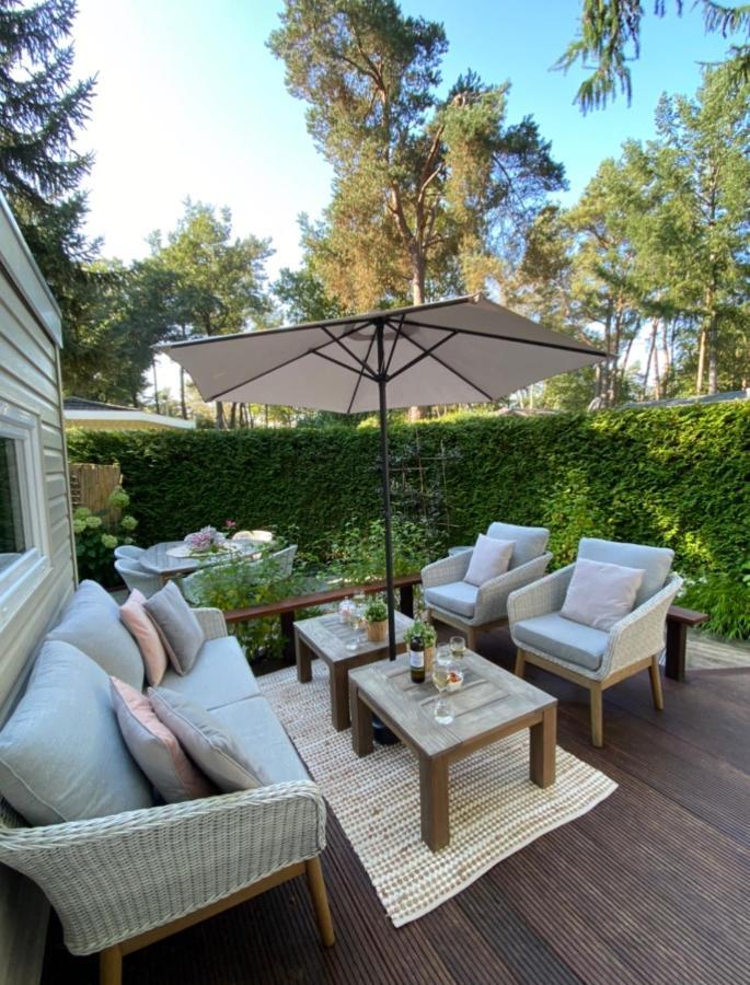 Luxe Chalet Met Prachtig Terras Op De Veluwe , Veel Privacy Hoenderloo Εξωτερικό φωτογραφία