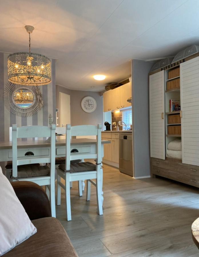 Luxe Chalet Met Prachtig Terras Op De Veluwe , Veel Privacy Hoenderloo Εξωτερικό φωτογραφία