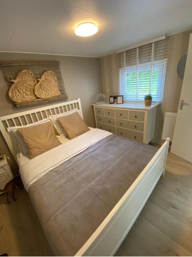 Luxe Chalet Met Prachtig Terras Op De Veluwe , Veel Privacy Hoenderloo Εξωτερικό φωτογραφία